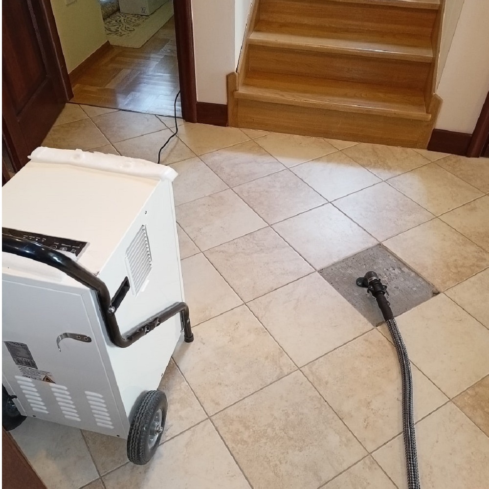 Osuszanie po zalaniu Rzeszów Badura H2O-min Wynajem osuszaczy Rzeszów Badura H2O